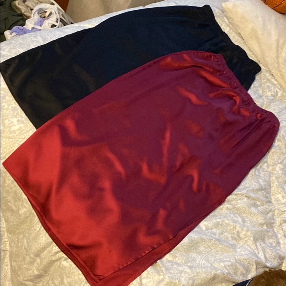 Missguided Burgandy satin skirt